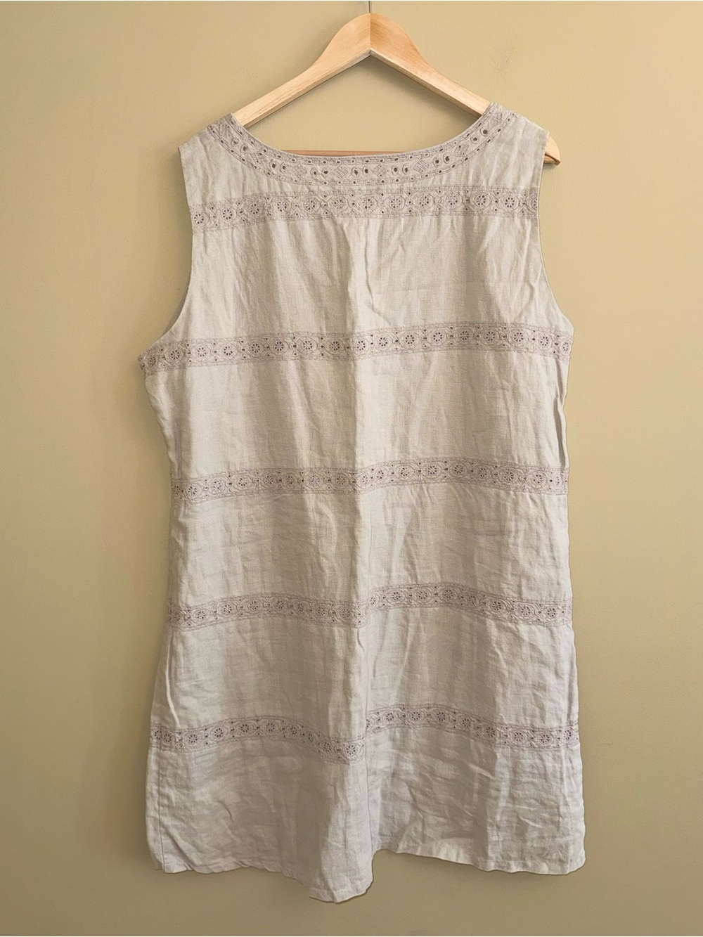Sleeveless Linen Shift Dress 1X Beige Eyelet Embroidery Vneck Summer Resort Chic - Picture 4 of 7